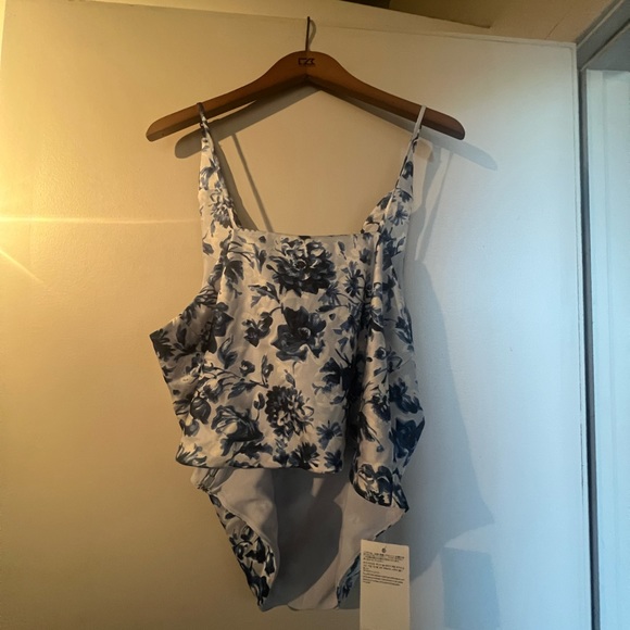 Top - Picture 3 of 4